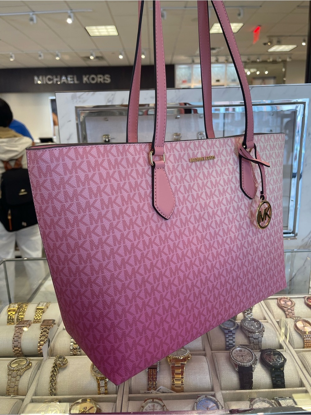MICHAEL MICHAEL KORS SHEILA
CARNATION LG Multifunctional TOTE bag 
Carnation
NWT - Picture 2 of 16